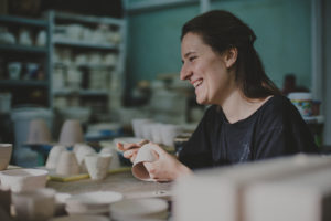 Projekt Pracownie_wywiad_August Design Studio_ceramika_fot_Radek Zawadzki