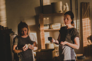 Projekt Pracownie_wywiad_August Design Studio_ceramika_fot_Radek Zawadzki