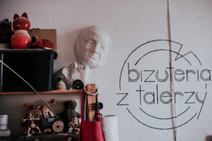 Projekt Pracownie_wywiad_Biżuteria z talerzy_fot_Radek Zawadzki