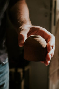 Projekt Pracownie_wywiad_Mleko Living_ceramika_fot_Robert Liwacki