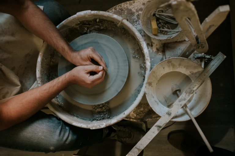 Projekt Pracownie_wywiad_Mleko Living_ceramika_fot_Robert Liwacki