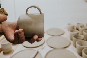 Projekt Pracownie_wywiad_Mleko Living_ceramika_fot_Robert Liwacki