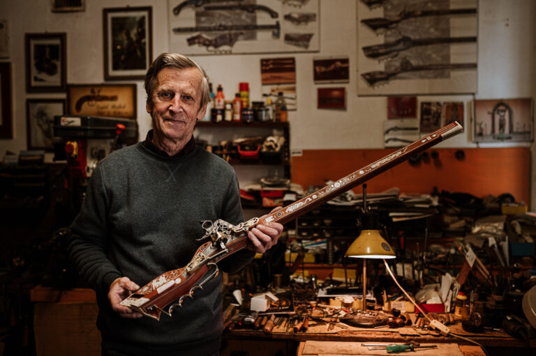 Projekt Pracownie_wywiad_Rusznikarz Jerzy Wałga_fot_Radek Zawadzki