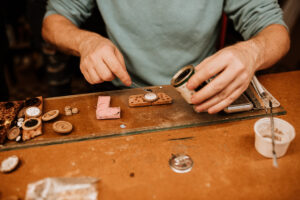 Projekt Pracownie_Poznańscy Rzemieślnicy_Sir B. Fancy Buttons_Radek Zawadzki