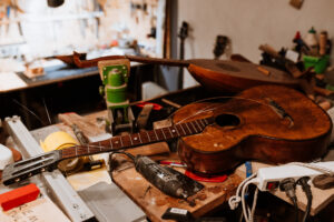 Projekt Pracownie_Pracownia Gitar_wywiad_Małgorzata Herman_fot_Radek Zawadzki