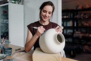 Projekt Pracownie_Gabi Strama_ceramika_wywiad_Małgorzata Herman_fot_Karolina Lewandowska