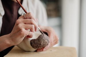 Projekt Pracownie_Gabi Strama_ceramika_wywiad_Małgorzata Herman_fot_Karolina Lewandowska